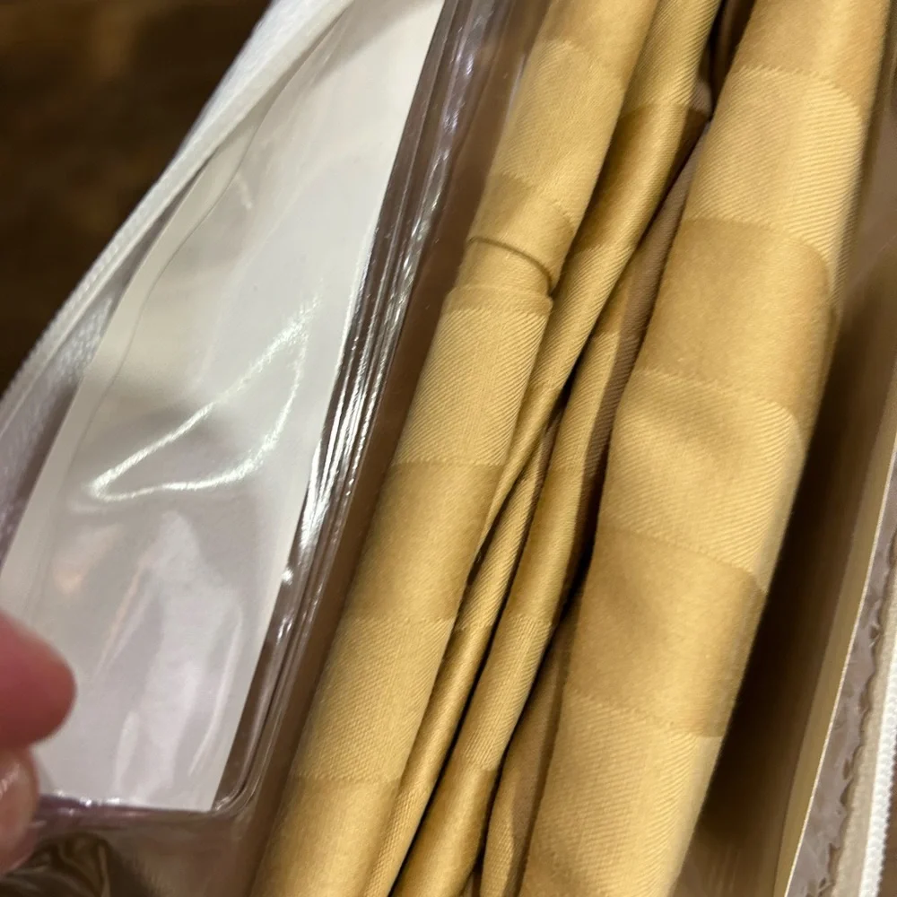 NWT Charter Club King Bedskirt